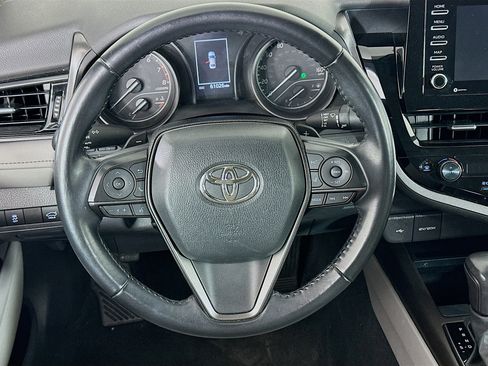 Used 2022 Toyota Camry SE image 18