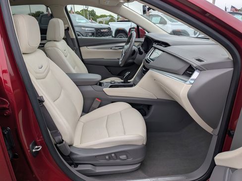 Certified 2020 Cadillac XT5 Premium Luxury AWD/4WD image 28