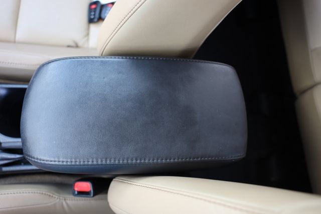 Used 2014 Toyota RAV4 Limited AWD/4WD image 32