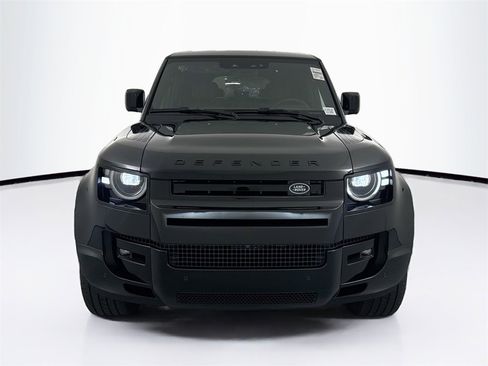 New 2026 Land Rover Defender 130 V8 image 2