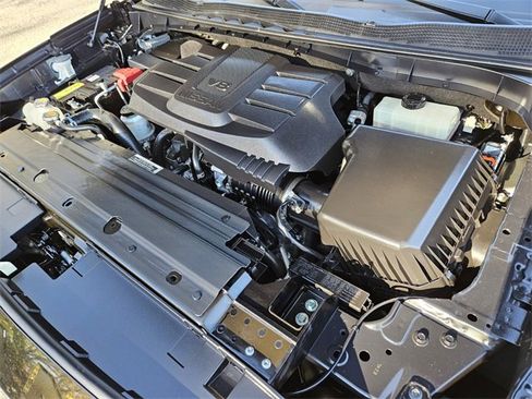 Used 2022 Nissan Titan SV w/ SV Convenience Package image 19