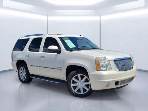Used 2011 GMC Yukon Denali RWD image 1
