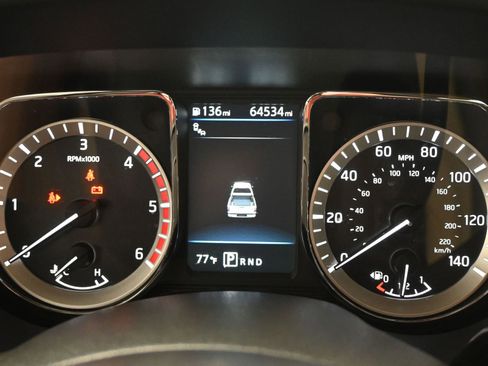 Used 2019 Nissan Titan SV w/ SV Convenience Package AWD/4WD image 21