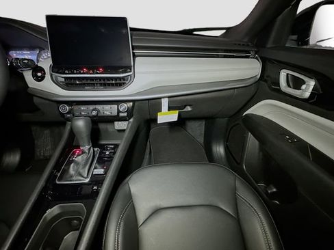 New 2026 Jeep Compass Limited image 25