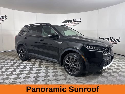 Used 2021 Kia Sorento EX w/ EX AWD X-Line Package image 5