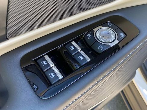 Used 2024 Lincoln Nautilus Reserve AWD/4WD image 13
