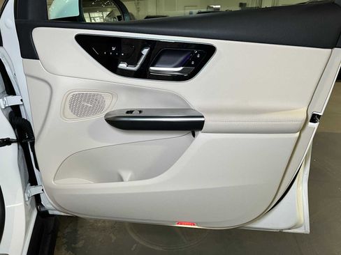 Certified 2025 Mercedes-Benz GLC 300 4MATIC image 11