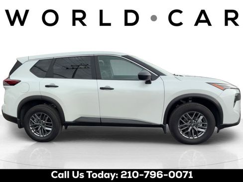 Certified 2025 Nissan Rogue S FWD image 2