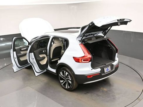 Used 2025 Volvo XC40 B5 Plus AWD/4WD image 49