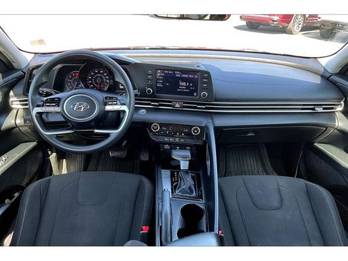 Used 2021 Hyundai Elantra SEL image 15
