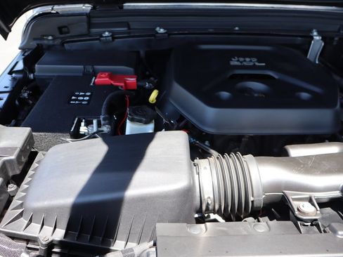 Used 2018 Jeep Wrangler Unlimited Sport AWD/4WD image 37