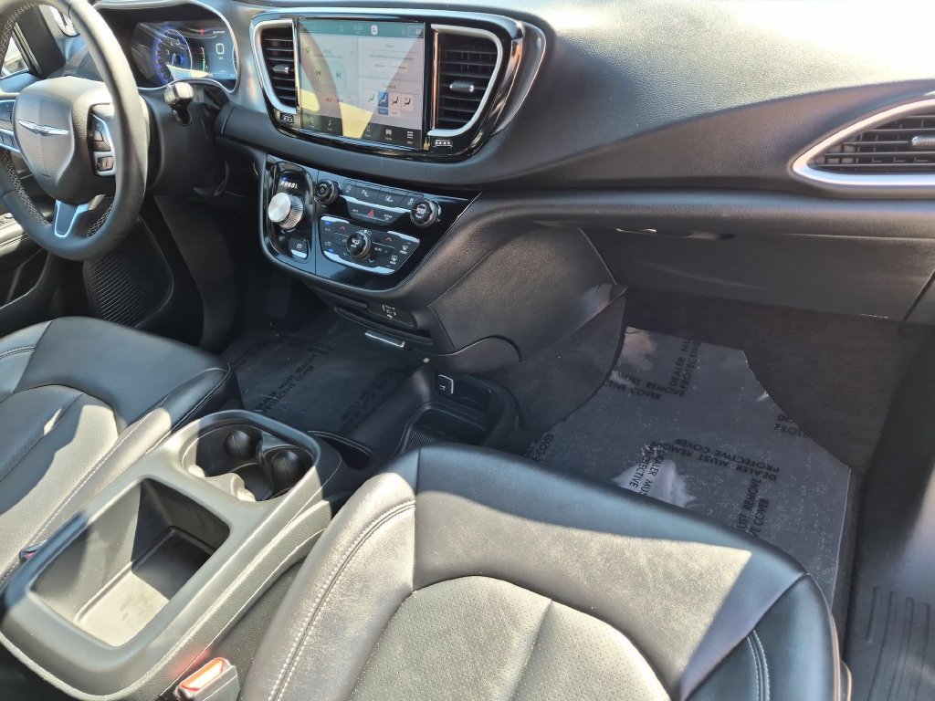 Used 2026 Chrysler Pacifica Select FWD image 31