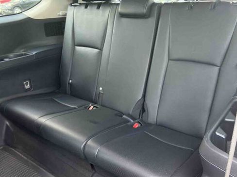 Used 2024 Toyota Grand Highlander AWD image 14