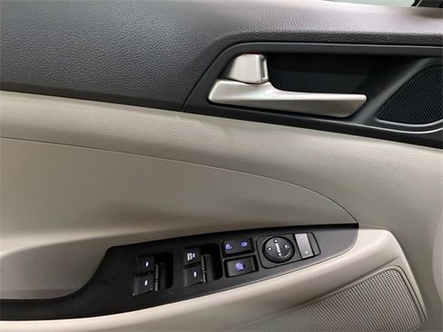 Used 2021 Hyundai Tucson SE image 23