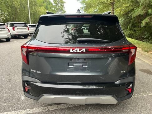 Used 2025 Kia Seltos EX w/ EX Sunroof Package AWD/4WD image 8