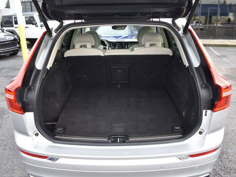 Used 2018 Volvo XC60 T8 Inscription w/ Vision Package image 31