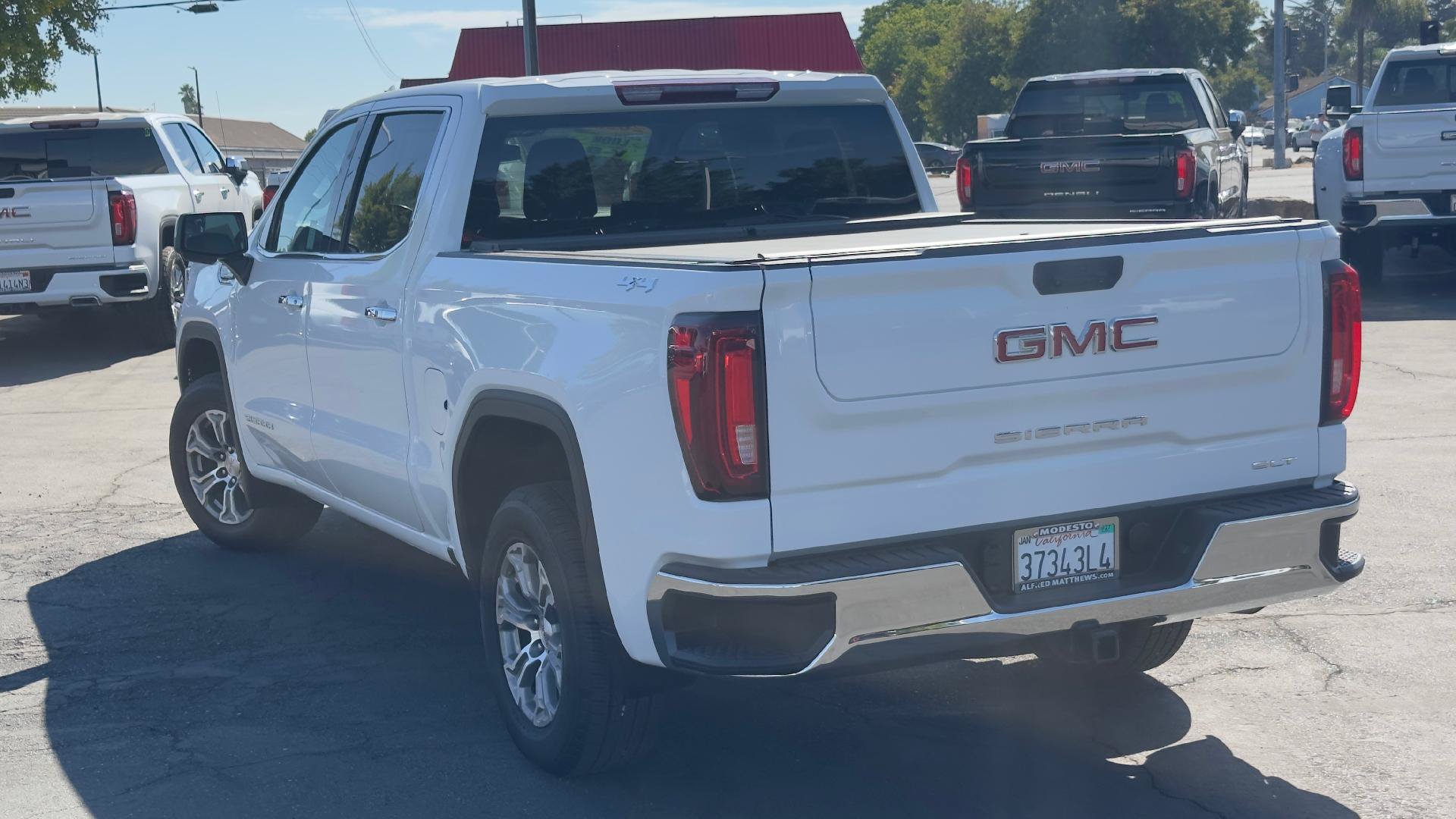 Used 2025 GMC Sierra 1500 SLT AWD/4WD image 4