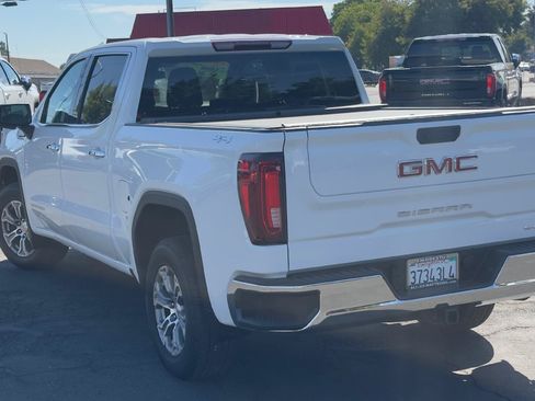 Used 2025 GMC Sierra 1500 SLT AWD/4WD image 4