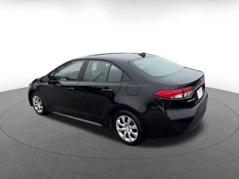 Used 2025 Toyota Corolla LE image 10