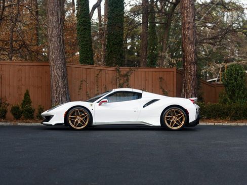 Used 2020 Ferrari 488 Pista Spider image 2