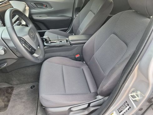 Used 2025 Toyota Prius LE FWD image 16