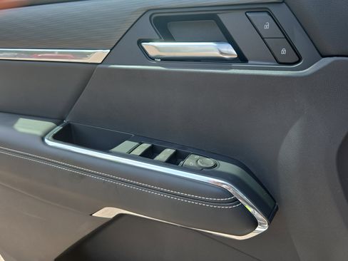 New 2025 GMC Acadia Elevation image 26