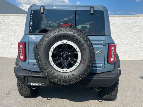 New 2025 Ford Bronco Badlands image 3