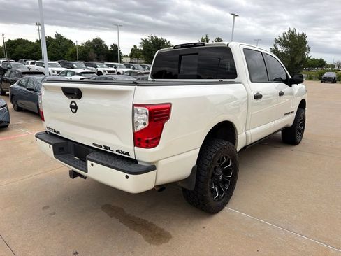 Used 2019 Nissan Titan SL w/ Midnight Edition AWD/4WD image 5