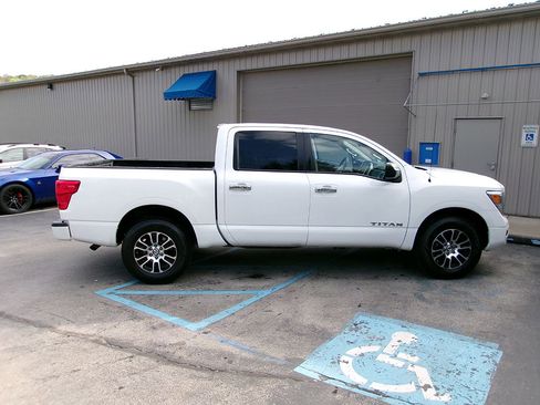 Used 2021 Nissan Titan SV w/ Accessory Utility Package AWD/4WD image 6