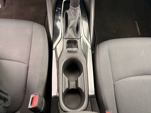 Used 2021 Toyota Corolla LE image 20
