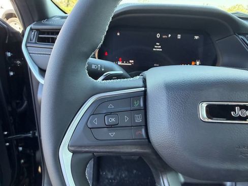 New 2026 Jeep Grand Cherokee Limited w/ Limited Altitude Package AWD/4WD image 18