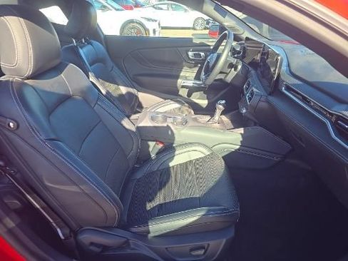 Used 2025 Ford Mustang Premium RWD image 7