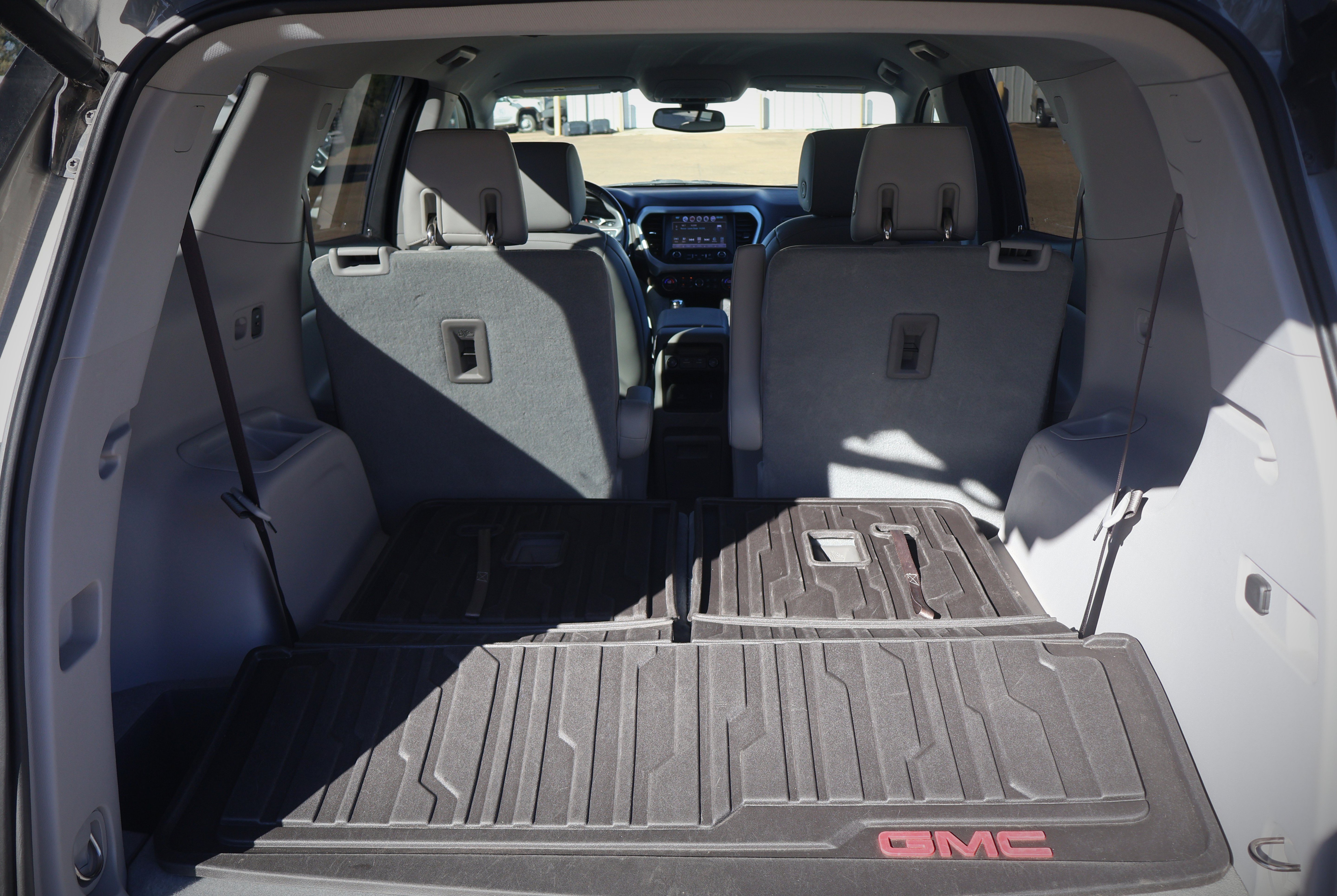 Used 2019 GMC Acadia SLT w/ LPO, Floor Liner Package FWD image 25