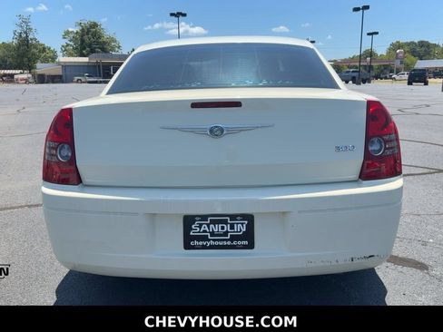 Used 2009 Chrysler 300 LX RWD image 5