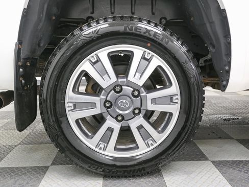 Used 2020 Toyota Tundra 4x4 CrewMax image 15