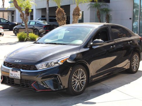 Certified 2024 Kia Forte GT-Line image 5