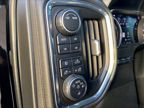 Used 2022 Chevrolet Silverado 3500 High Country w/ Technology Package AWD/4WD image 34