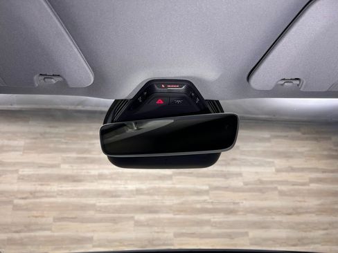 Used 2025 Lucid Air Touring image 23