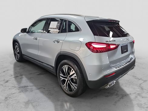 Used 2025 Mercedes-Benz GLA 250 image 8