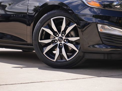 Used 2025 Chevrolet Malibu RS FWD image 3