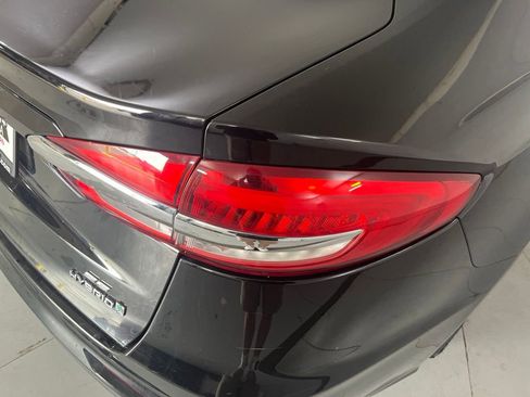 Used 2019 Ford Fusion SE FWD image 46