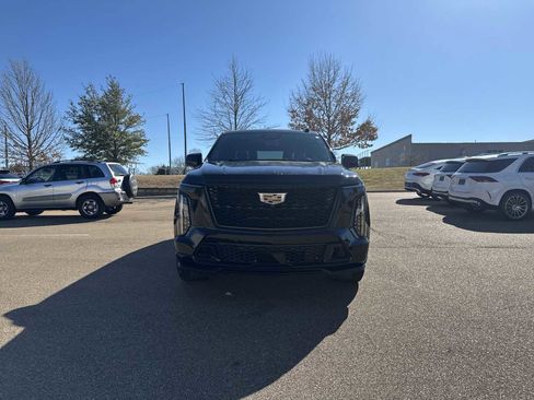 Used 2025 Cadillac Escalade V image 9