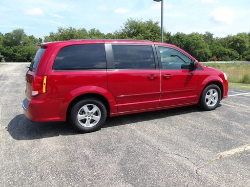 Used 2012 Dodge Grand Caravan SXT image 11