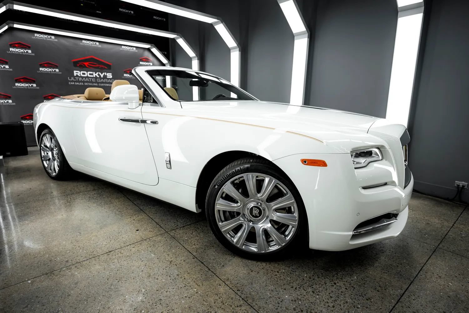 Used 2016 Rolls-Royce Dawn RWD image 4