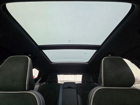 Used 2023 Volvo XC40 B5 Plus w/ Climate Package image 15