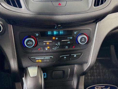 Used 2019 Ford Escape SEL image 9