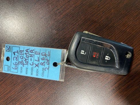 Used 2019 Toyota C-HR LE image 23