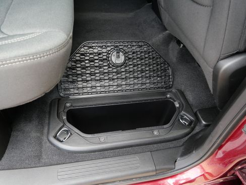 Used 2025 RAM 1500 Big Horn AWD/4WD image 12