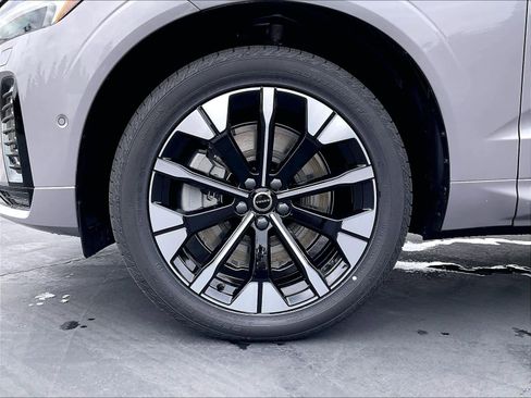 New 2026 Volvo XC60 T8 Plus w/ Climate Package PRO AWD/4WD image 14