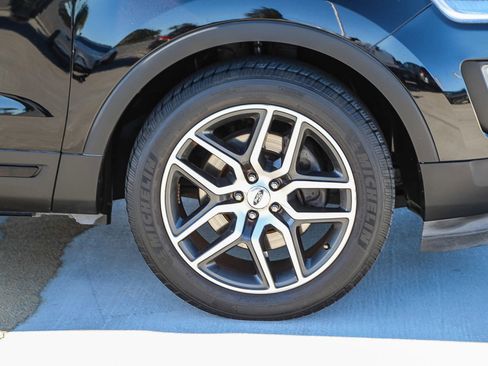 Used 2017 Ford Explorer Sport image 10